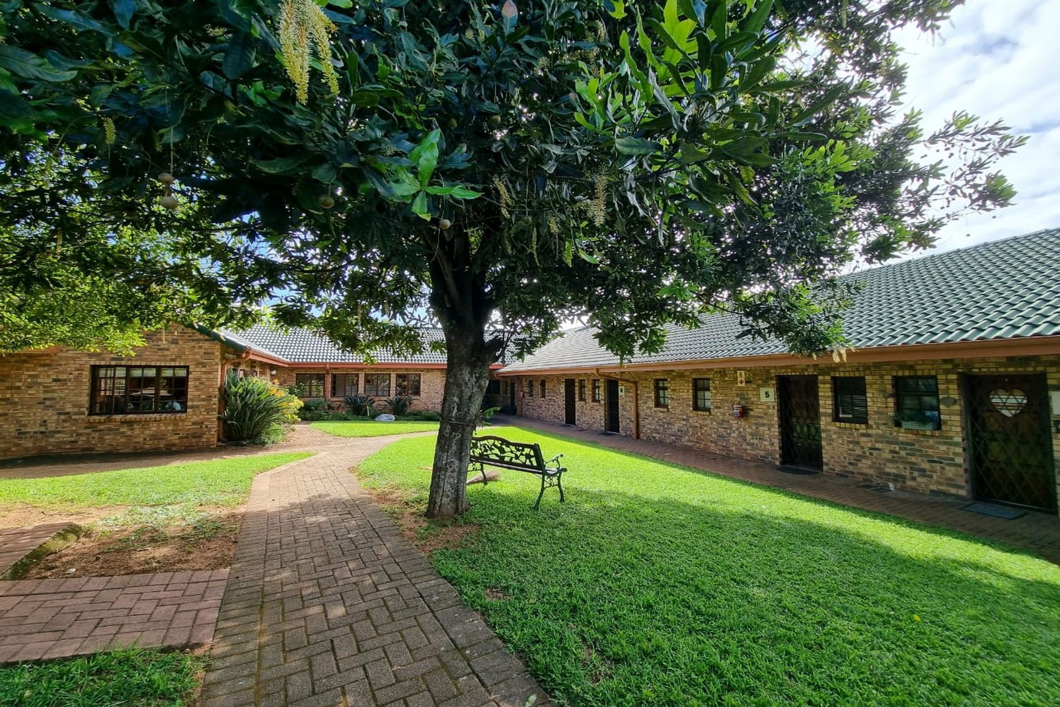 Bachelor retirement apartment for sale in White River Ext 18 - 1WR1736133