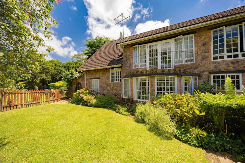 Townhouse for sale in Clifton Park - 1KF1736052