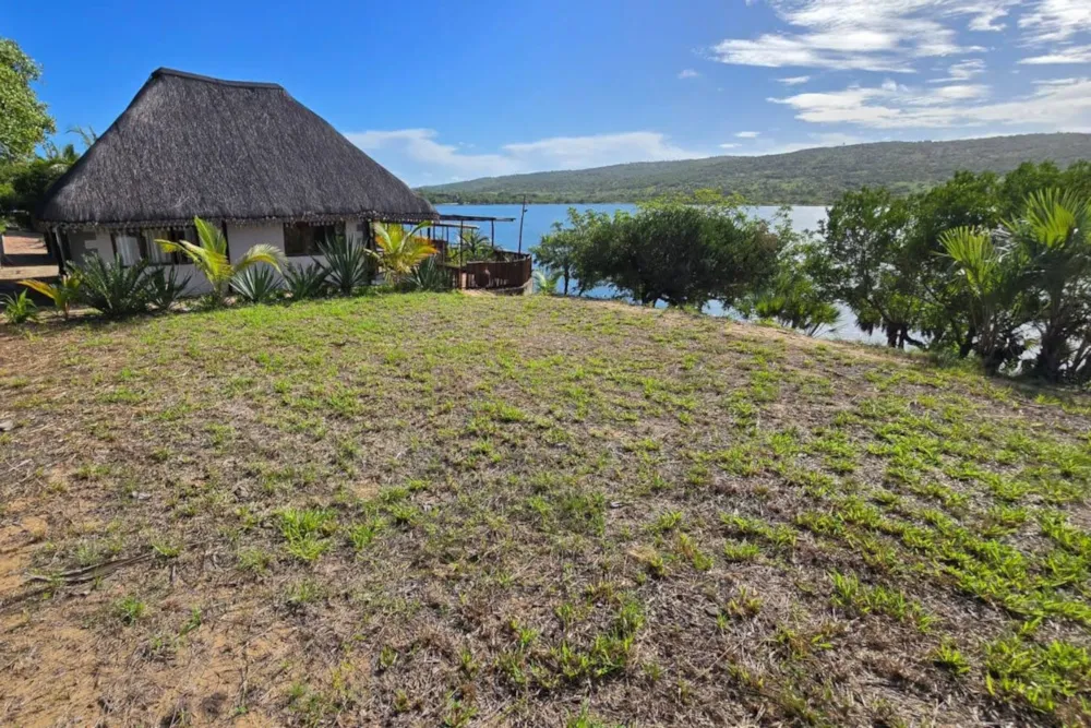 Lakefront villa for sale in Dongane, Mozambique - 3MQ1736063 Lakefront villa for sale in Dongane, Mozambique - 3MQ1736063