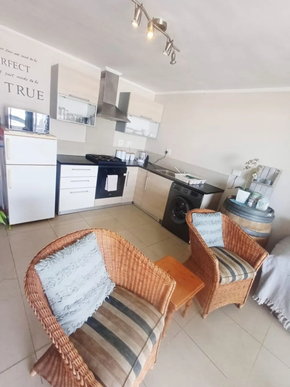 Apartment let in Gansbaai - 1SW1736057