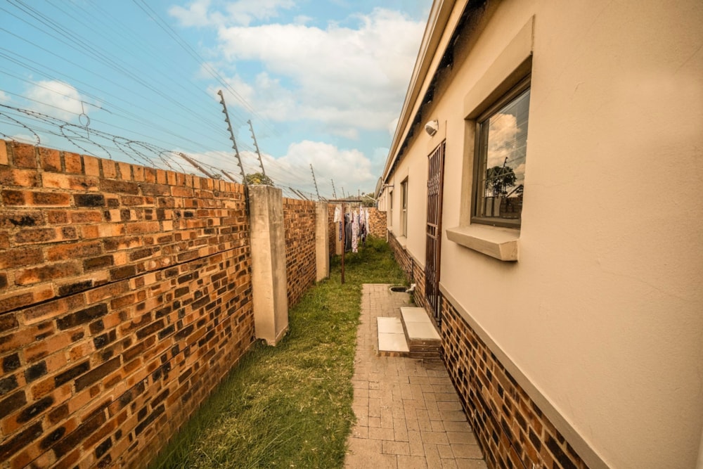 Townhouse for sale in Witbank Central (eMalahleni Central)  - 1WD1736087
