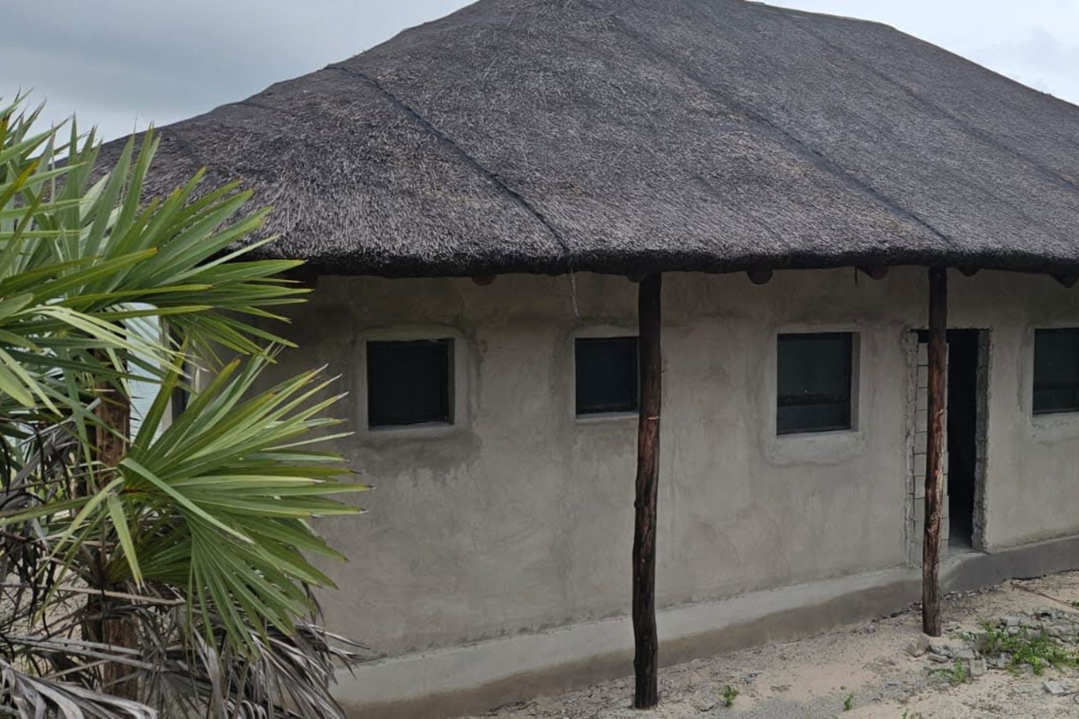 Lakefront villa for sale in Inharrime, Mozambique - 3MQ1736111