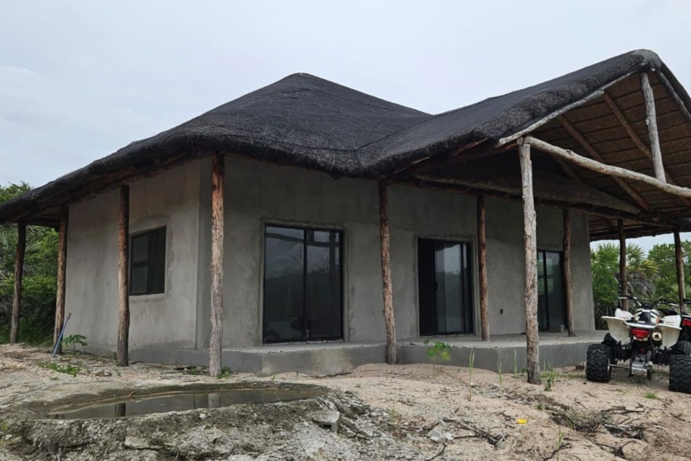 Lakefront villa for sale in Inharrime, Mozambique - 3MQ1736111 Lakefront villa for sale in Inharrime, Mozambique - 3MQ1736111