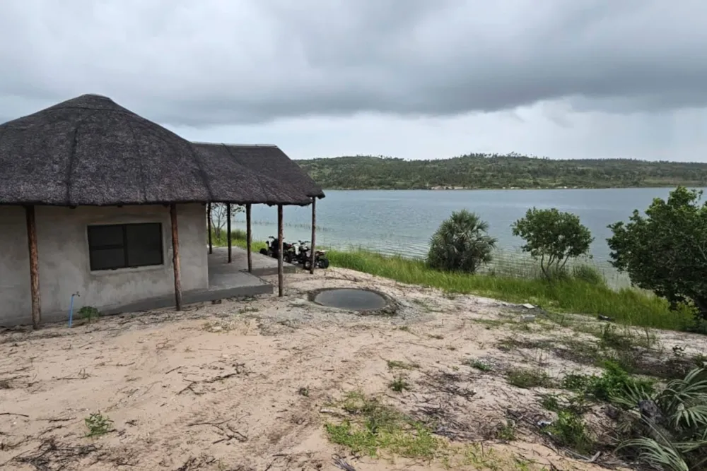 Lakefront villa for sale in Dongane, Mozambique - 3MQ1736111 Lakefront villa for sale in Dongane, Mozambique - 3MQ1736111