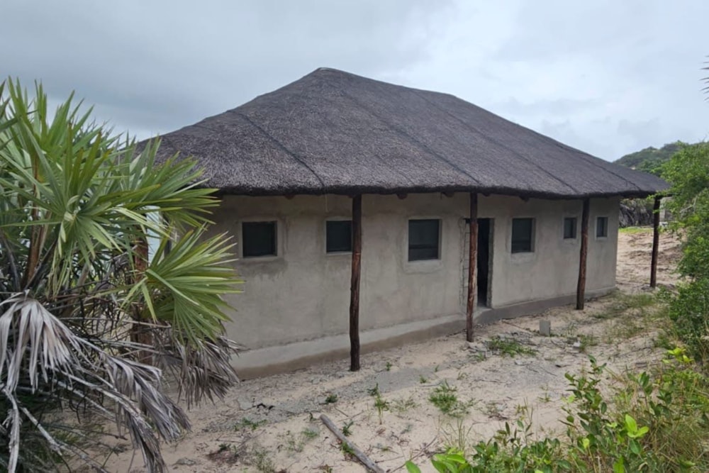 Lakefront villa for sale in Inharrime, Mozambique - 3MQ1736111 Lakefront villa for sale in Inharrime, Mozambique - 3MQ1736111