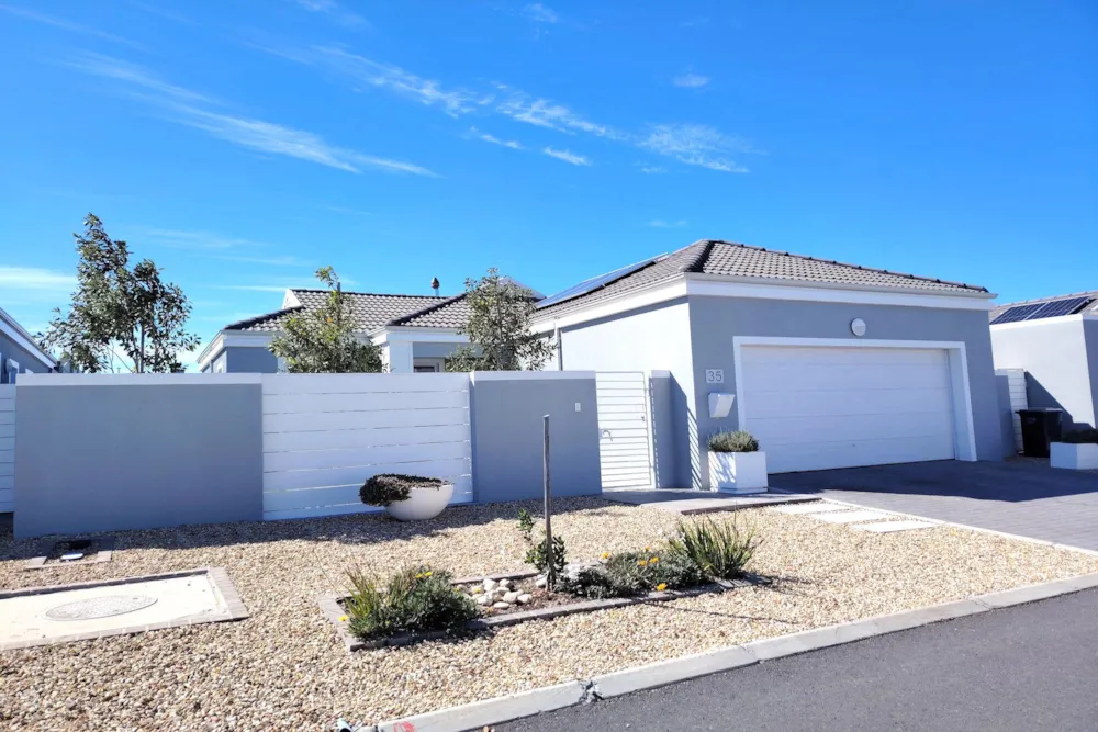 House to rent in Sunningdale, Blouberg - 1TV1736124 House to rent in Sunningdale, Blouberg - 1TV1736124