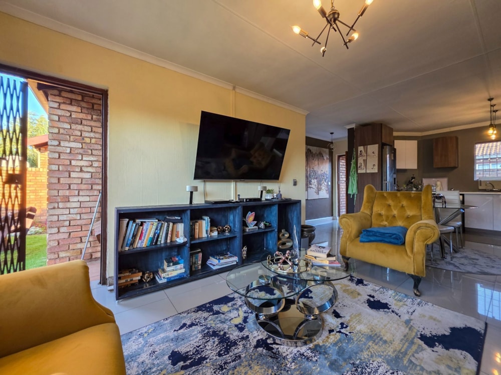 Townhouse to rent in Dalpark Ext 1 - 1BJ1736122