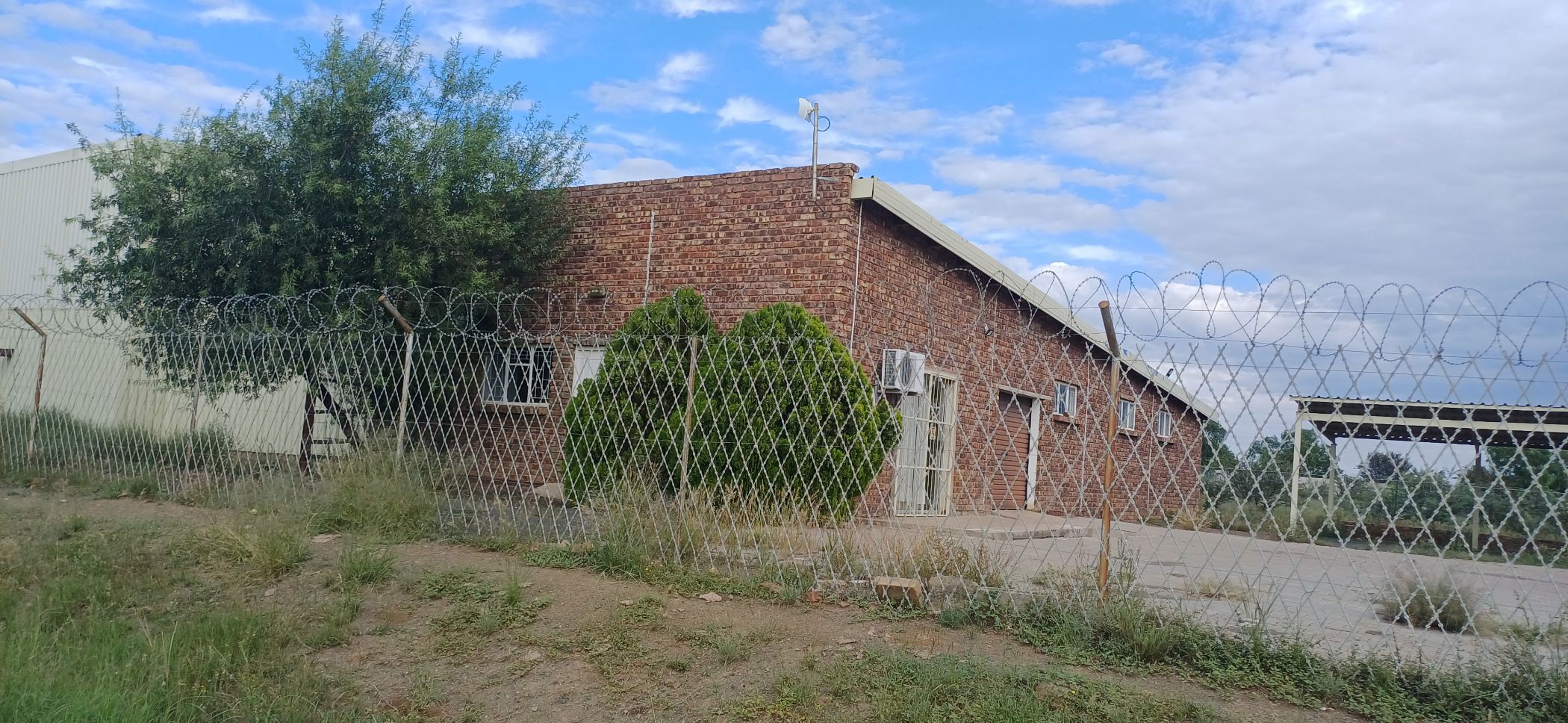 Commercial industrial property for sale in Petrusville - 1KK1736160