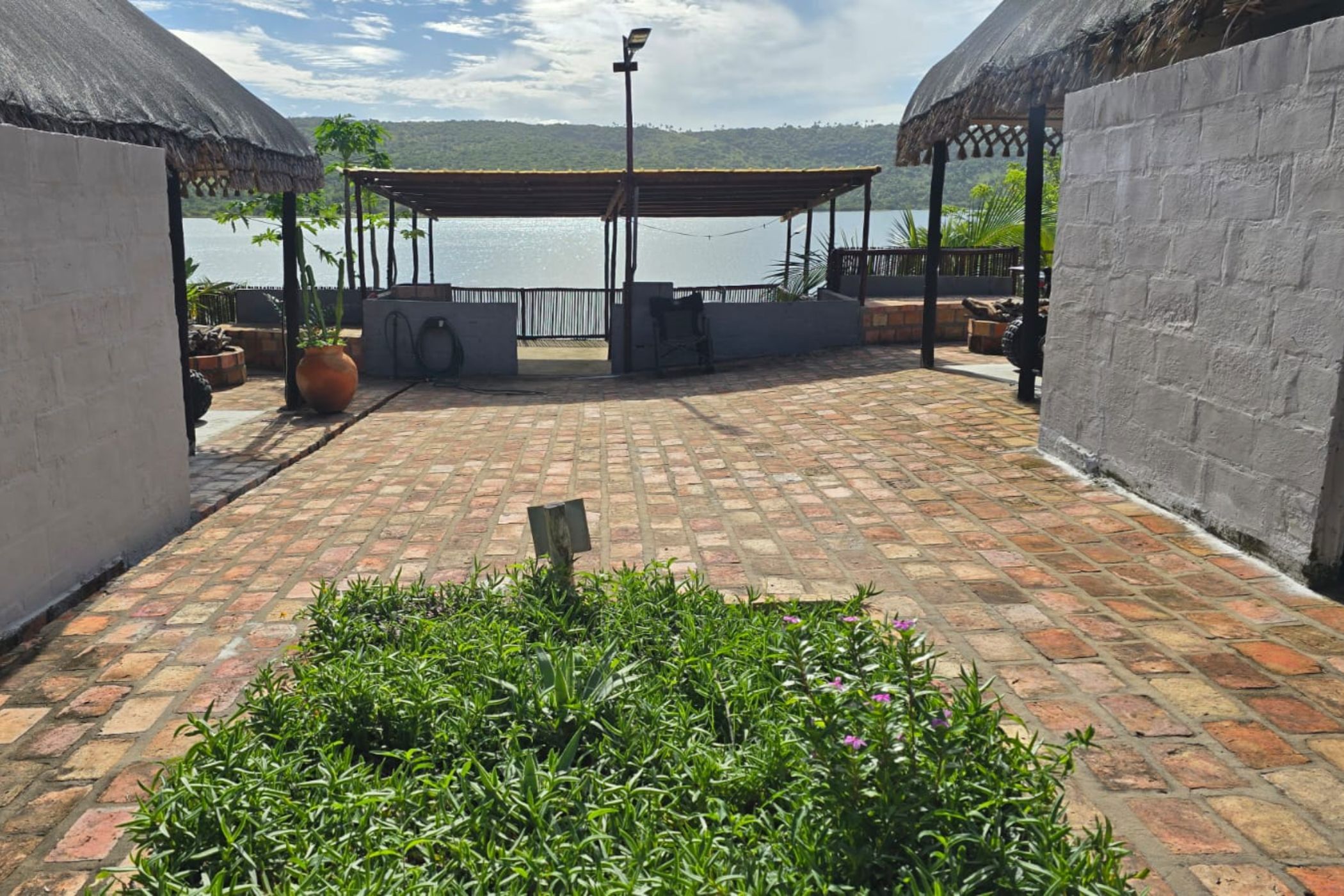 Lakefront villa for sale in Inharrime, Mozambique - 3MQ1736163