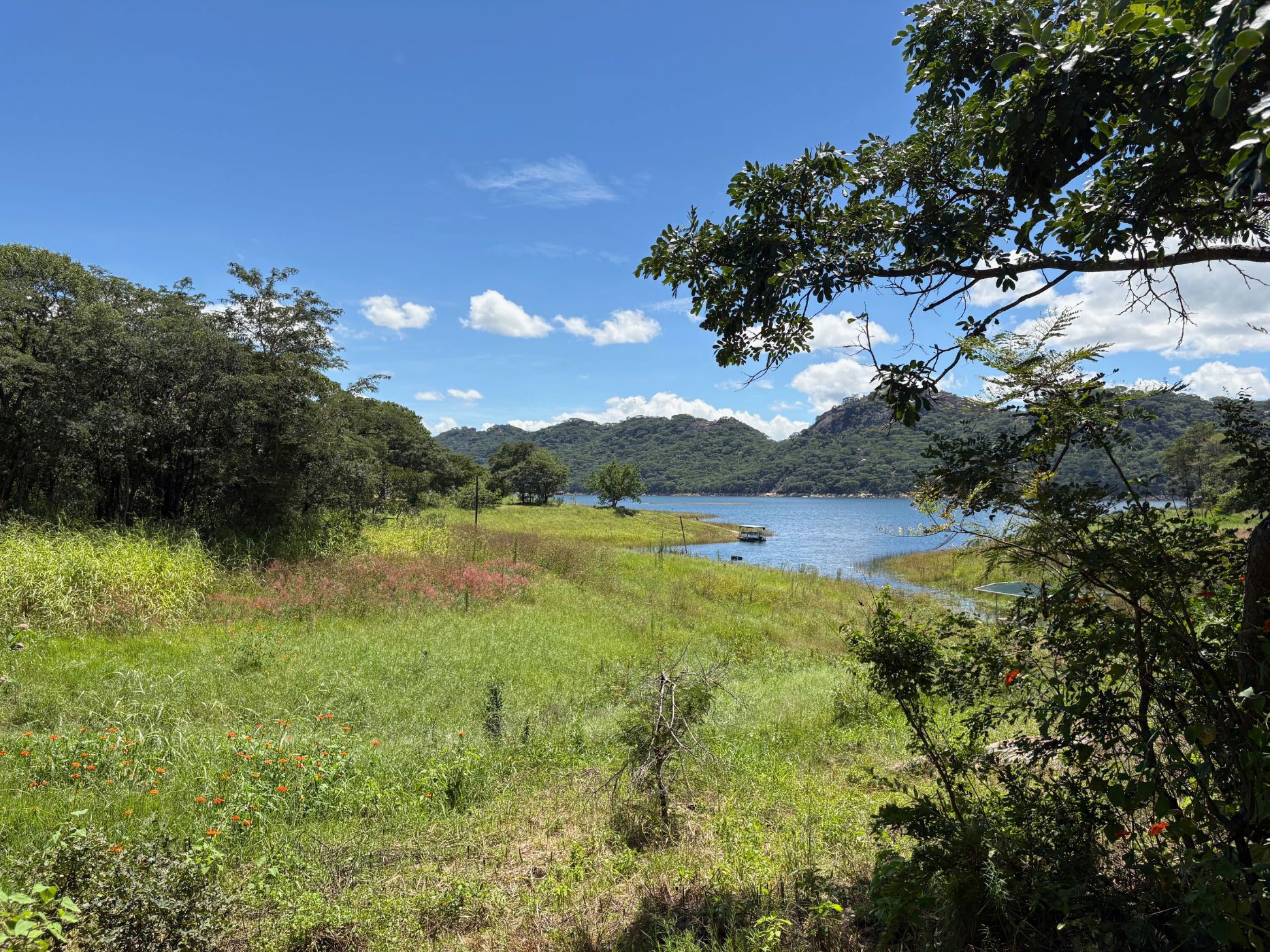 Beachfront villa for sale in Mazvikadei, Zimbabwe - 3ZB1736180