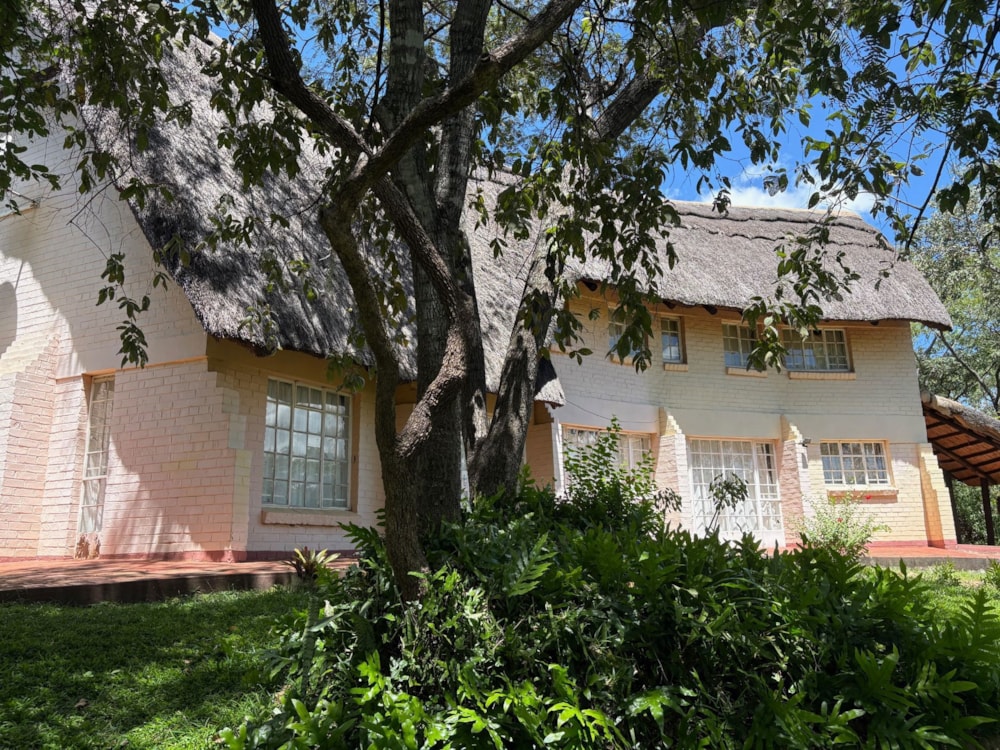 Beachfront villa for sale in Mazvikadei, Zimbabwe - 3ZB1736180 Beachfront villa for sale in Mazvikadei, Zimbabwe - 3ZB1736180