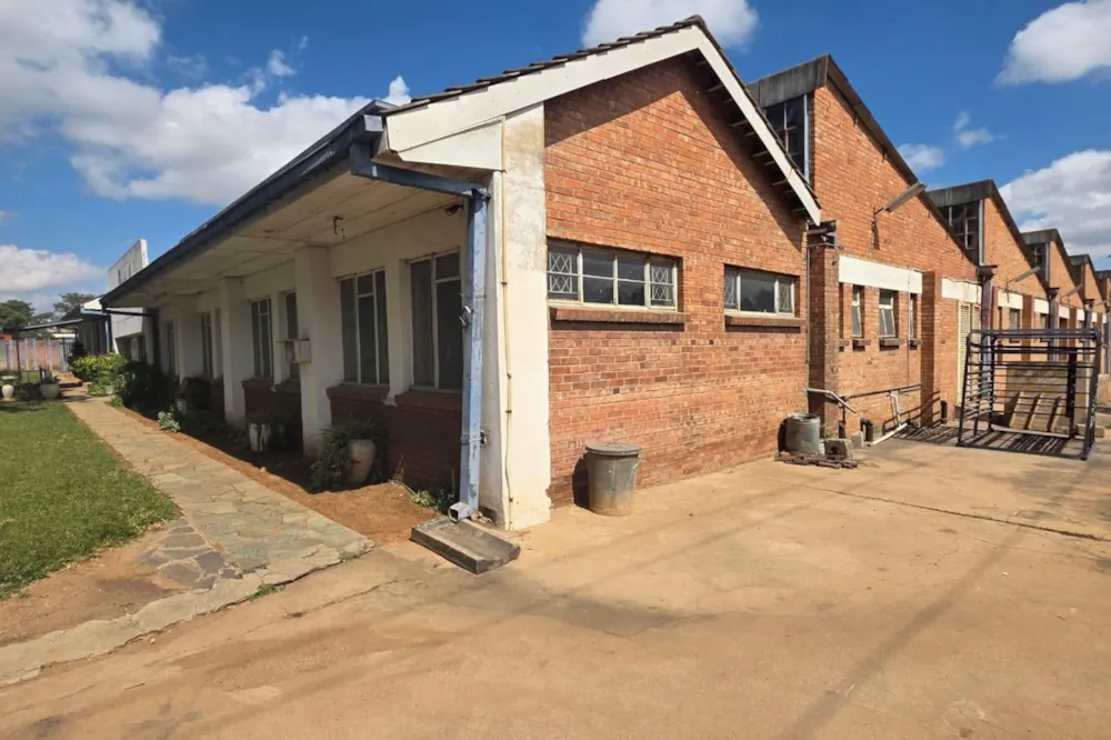 Commercial office to rent in Thorngrove, Zimbabwe - 3ZB1736201 Commercial office to rent in Thorngrove, Zimbabwe - 3ZB1736201