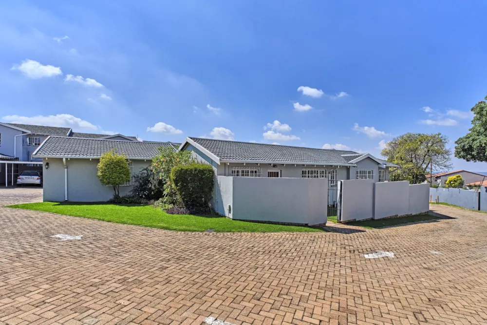 House let in Sundowner - JBL1736219