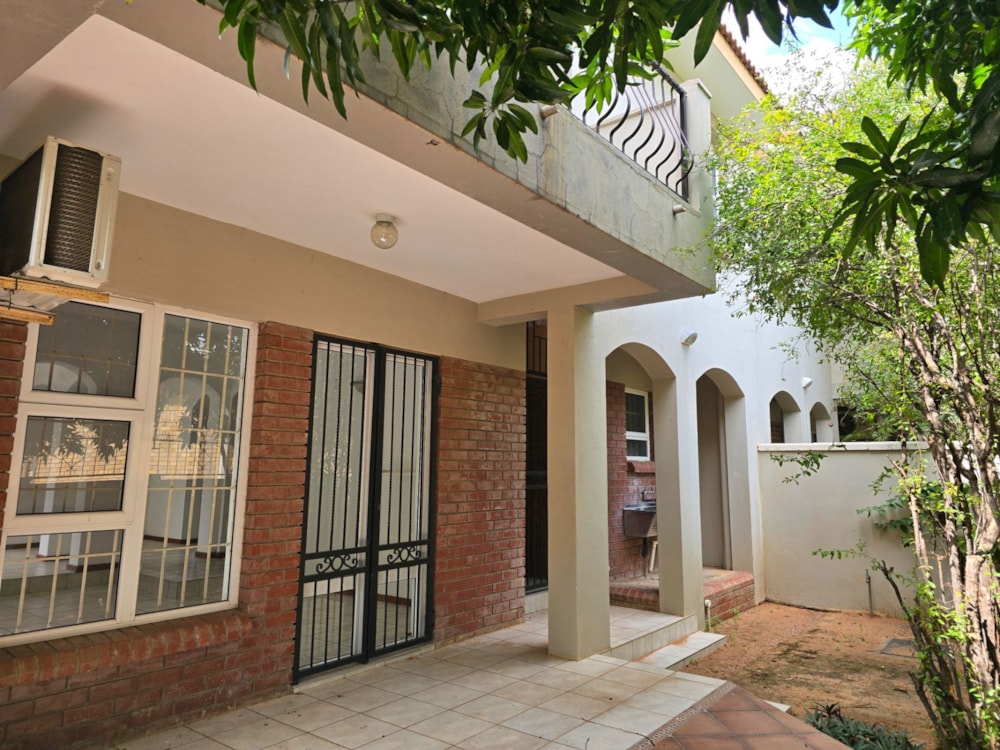 Townhouse to rent in Extension 9, Botswana - 3BO1736262 Townhouse to rent in Extension 9, Botswana - 3BO1736262