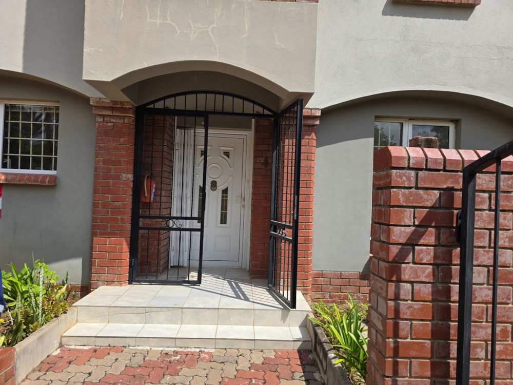 Townhouse to rent in Extension 9, Botswana - 3BO1736262 Townhouse to rent in Extension 9, Botswana - 3BO1736262