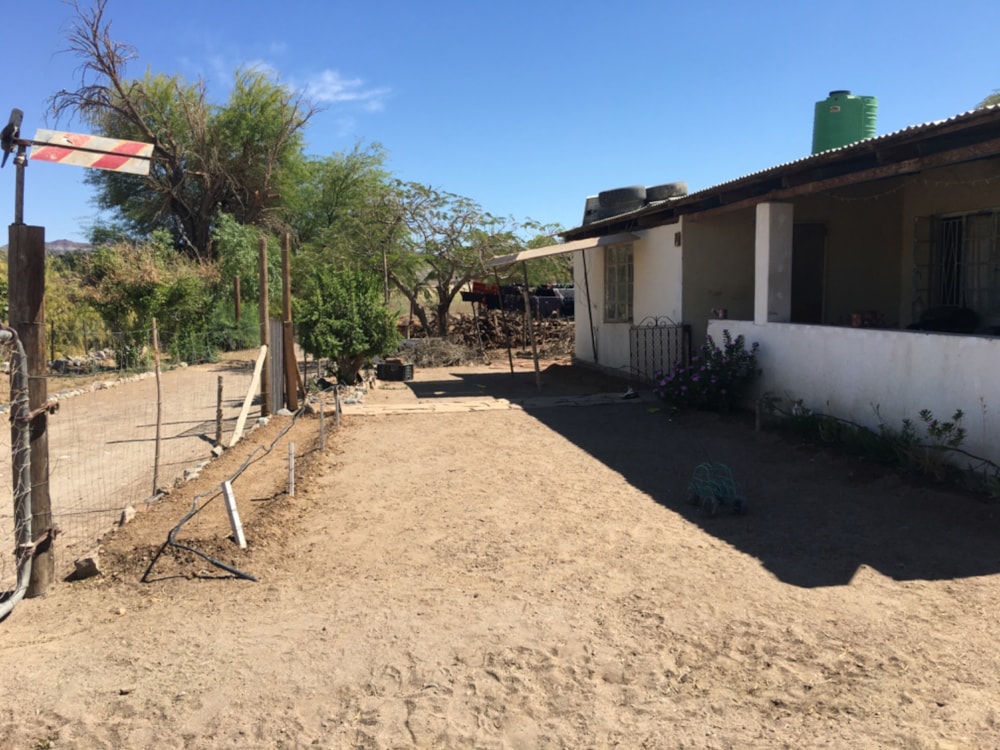 Smallholding for sale in Vioolsdrif - 1NA1736374