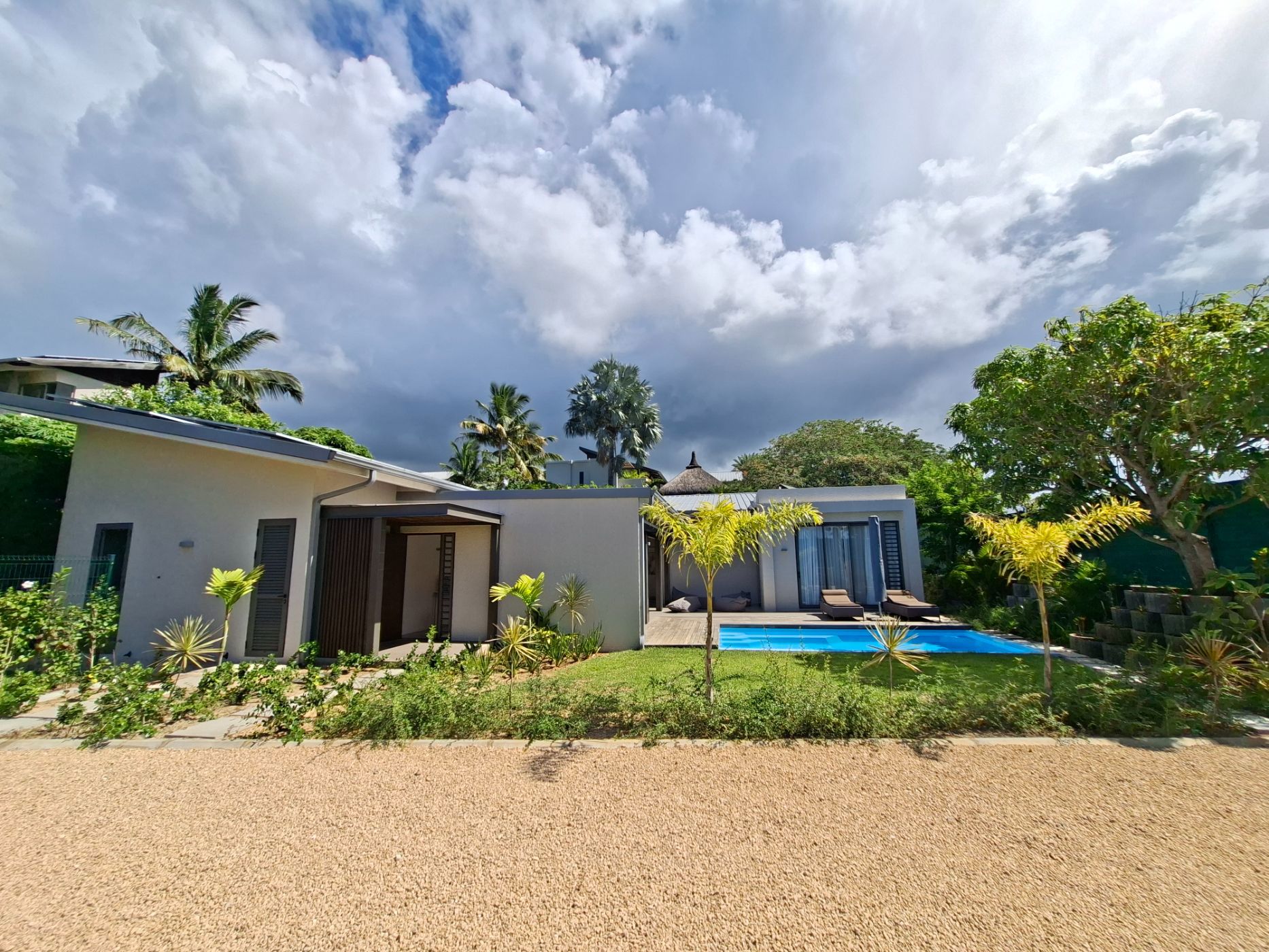 House to rent in Grand Gaube, Mauritius - MPR1736330