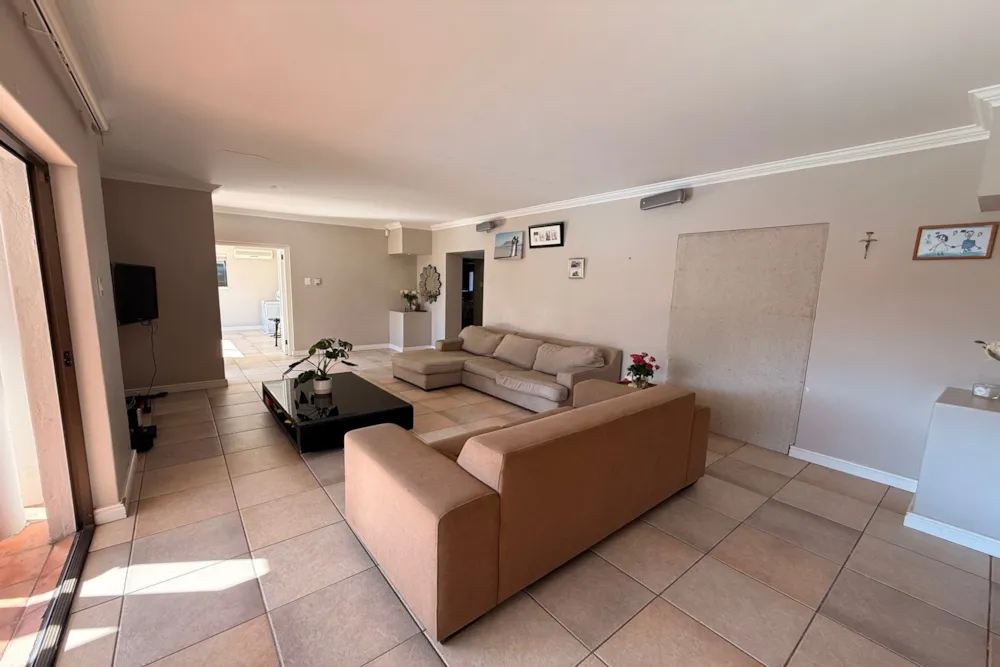 House let in Newlands, Cape Town - RBL1736351 House let in Newlands, Cape Town - RBL1736351