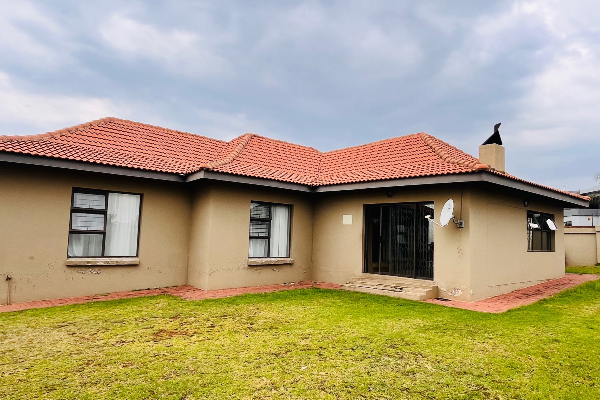 House for sale in Model Park - 1WD1736371