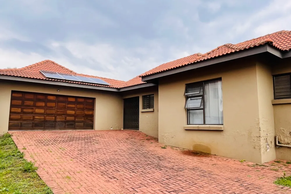 House for sale in Model Park - 1WD1736371