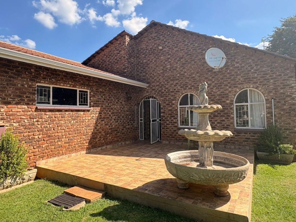 House for sale in Potchefstroom - 1PCH1736684 House for sale in Potchefstroom - 1PCH1736684