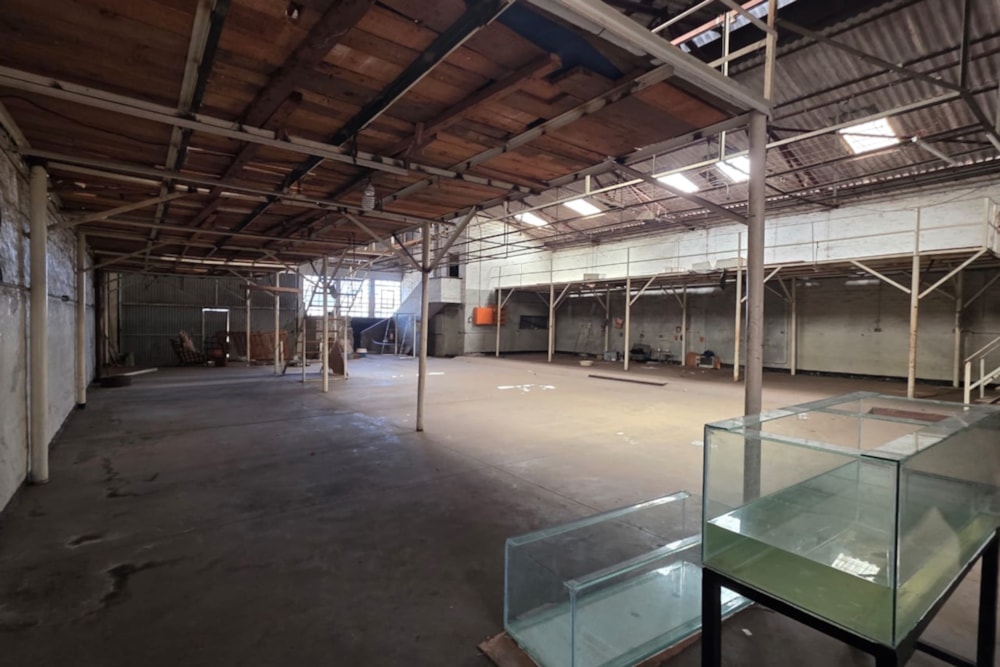 Commercial retail property for sale in Bulawayo, Zimbabwe - 3ZB1736436