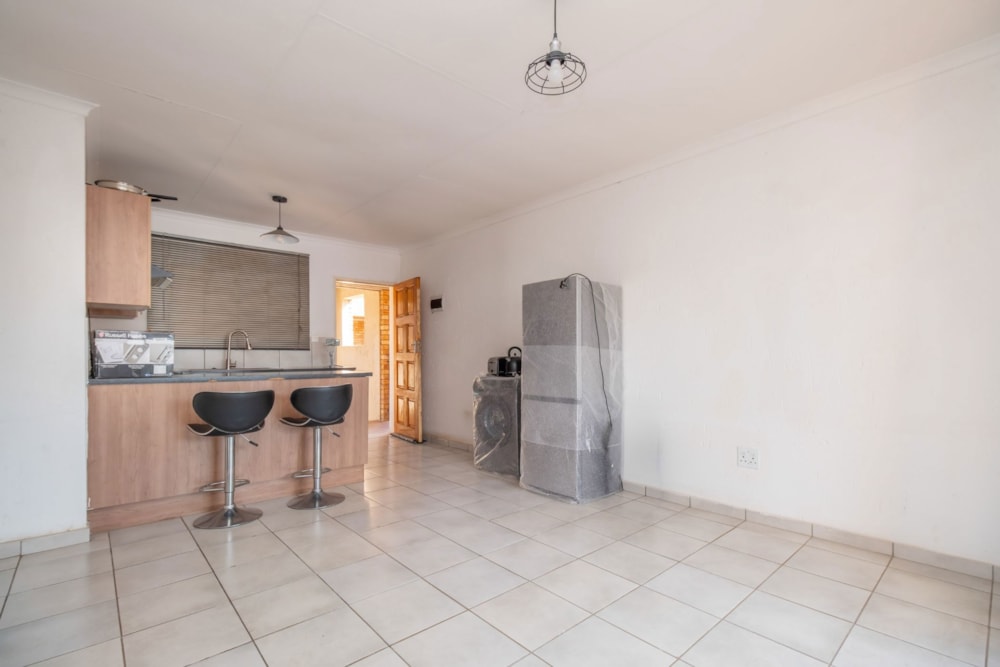 Apartment for sale in Grobler Park - RAN1736484 Apartment for sale in Grobler Park - RAN1736484