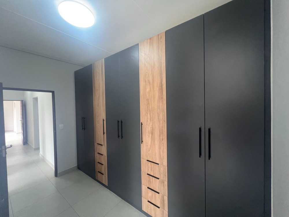 House for sale in Sonheuwel Ext 1 - 1NS1737325