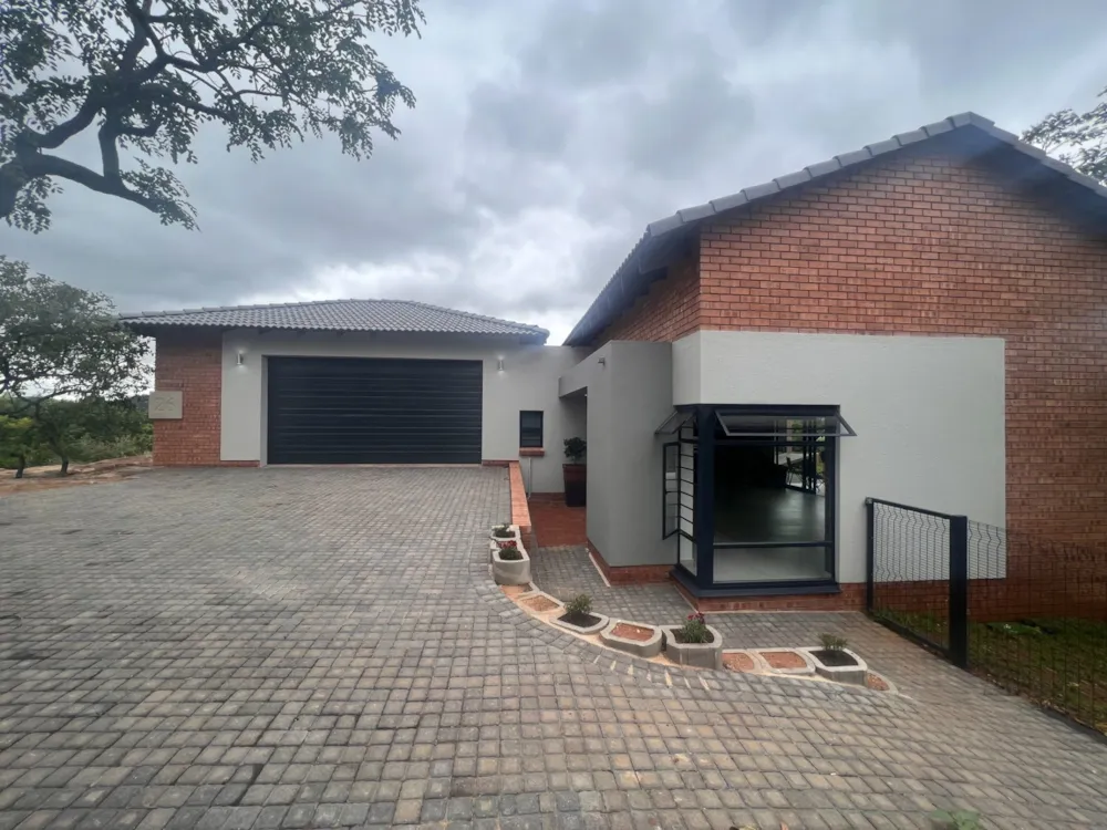 House for sale in Sonheuwel Ext 1 - 1NS1737325 House for sale in Sonheuwel Ext 1 - 1NS1737325