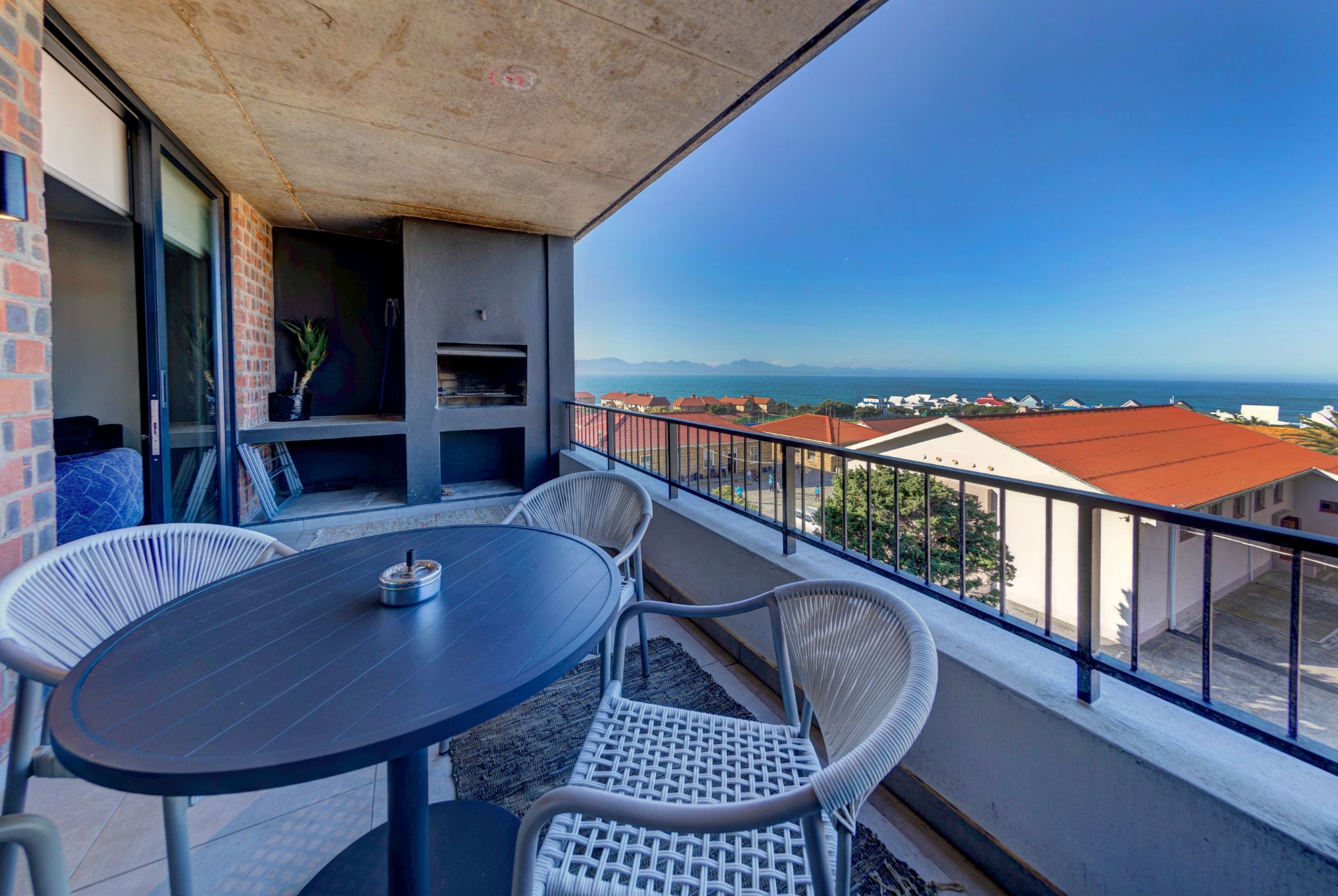 Apartment for sale in Mossel Bay Central - 1MB1738299