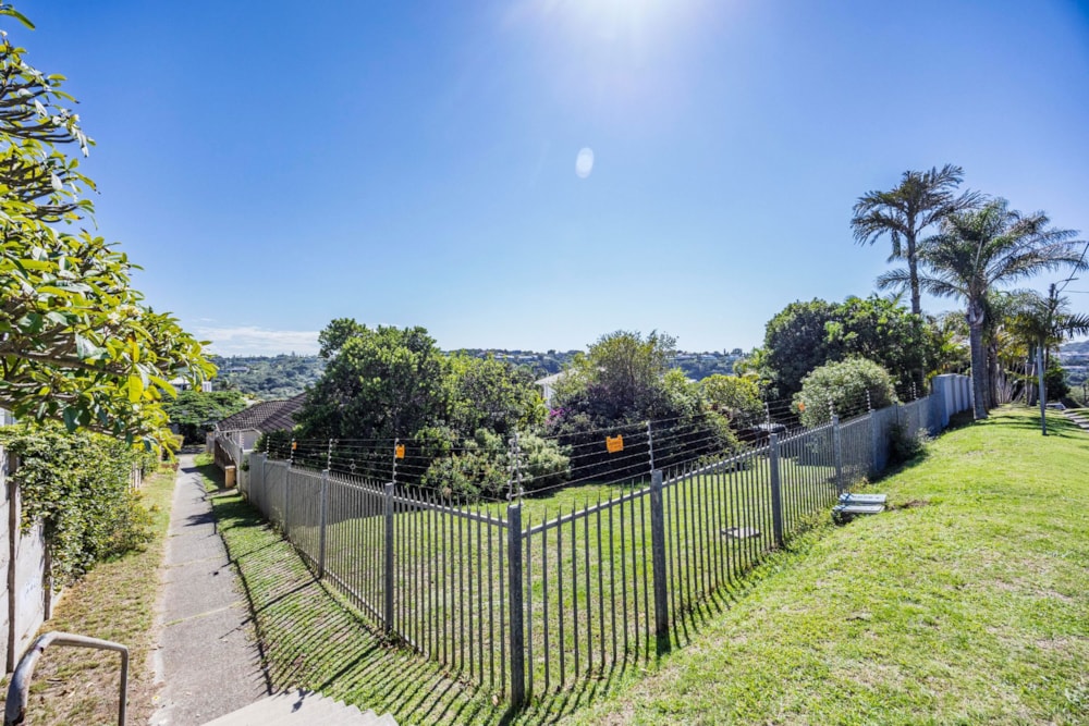 Residential vacant land for sale in Nahoon Beach - 1EZ1737867