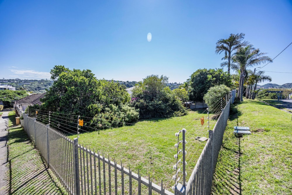 Residential vacant land for sale in Nahoon Beach - 1EZ1737867