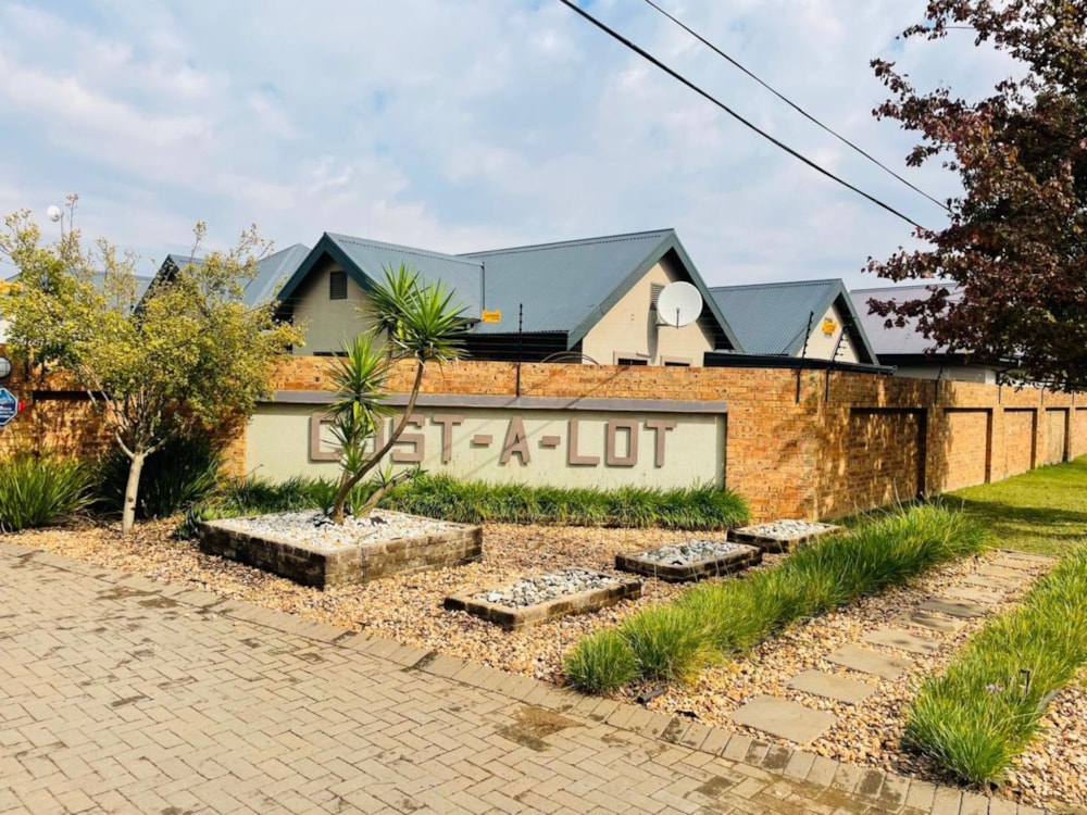 Townhouse for sale in Potchefstroom - 1PCH1736881