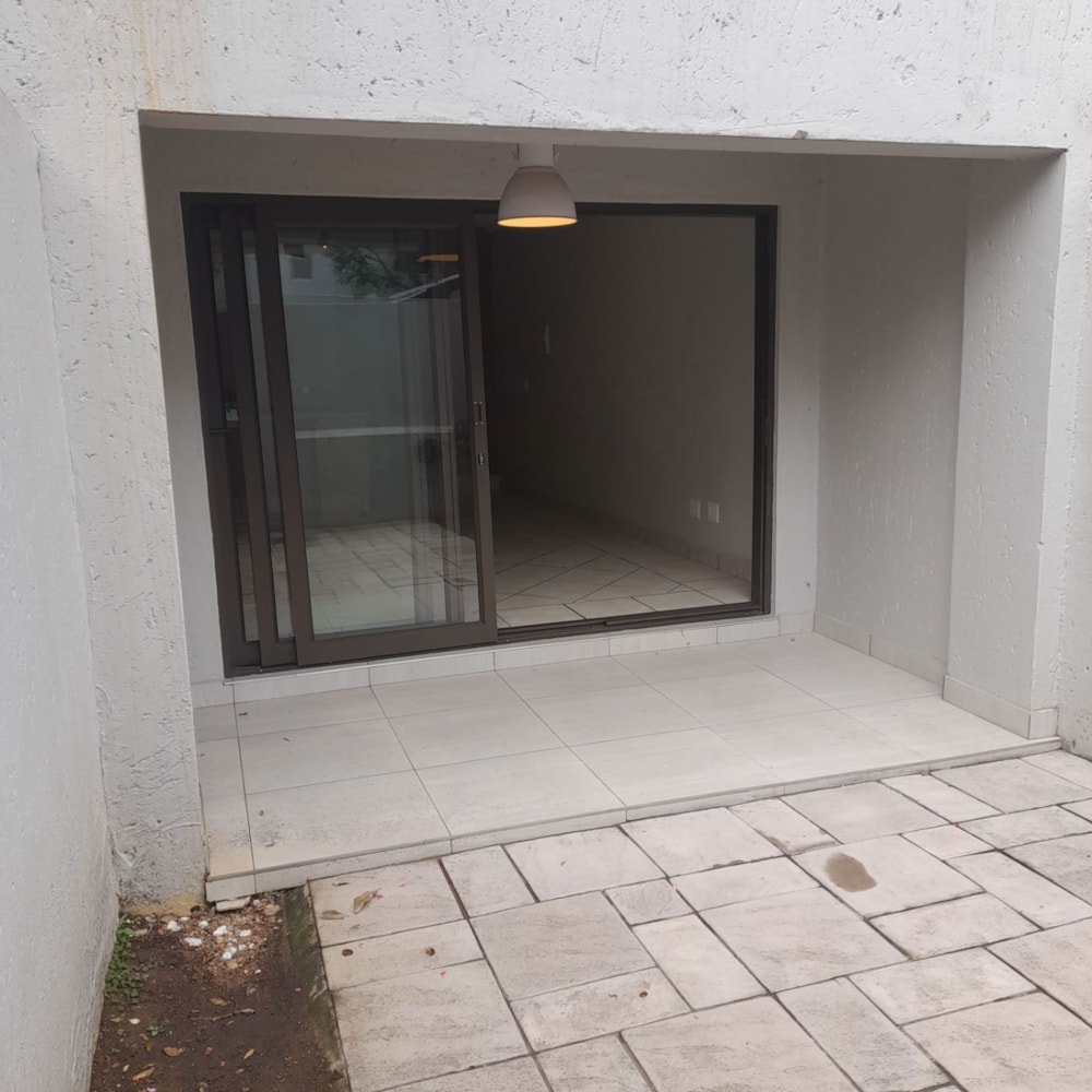 Bachelor apartment to rent in Douglasdale - FYL1736591