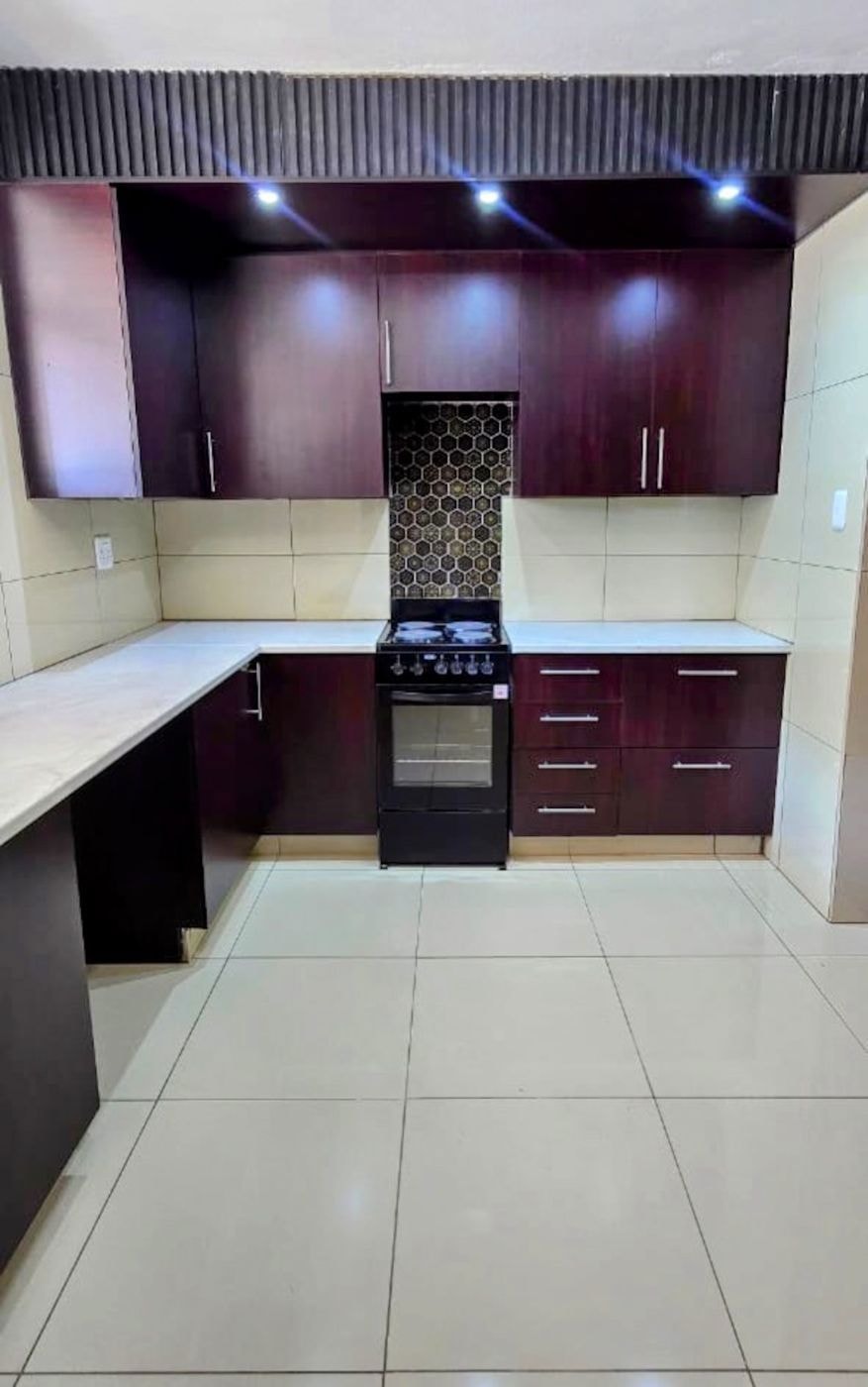 Double-storey apartment for sale in Three Rivers Proper - 1VT1736951