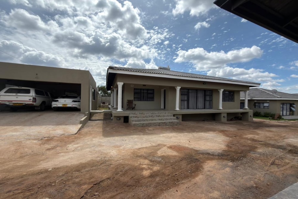 Townhouse for sale in Burnside, Bulawayo, Zimbabwe - 3ZB1736659