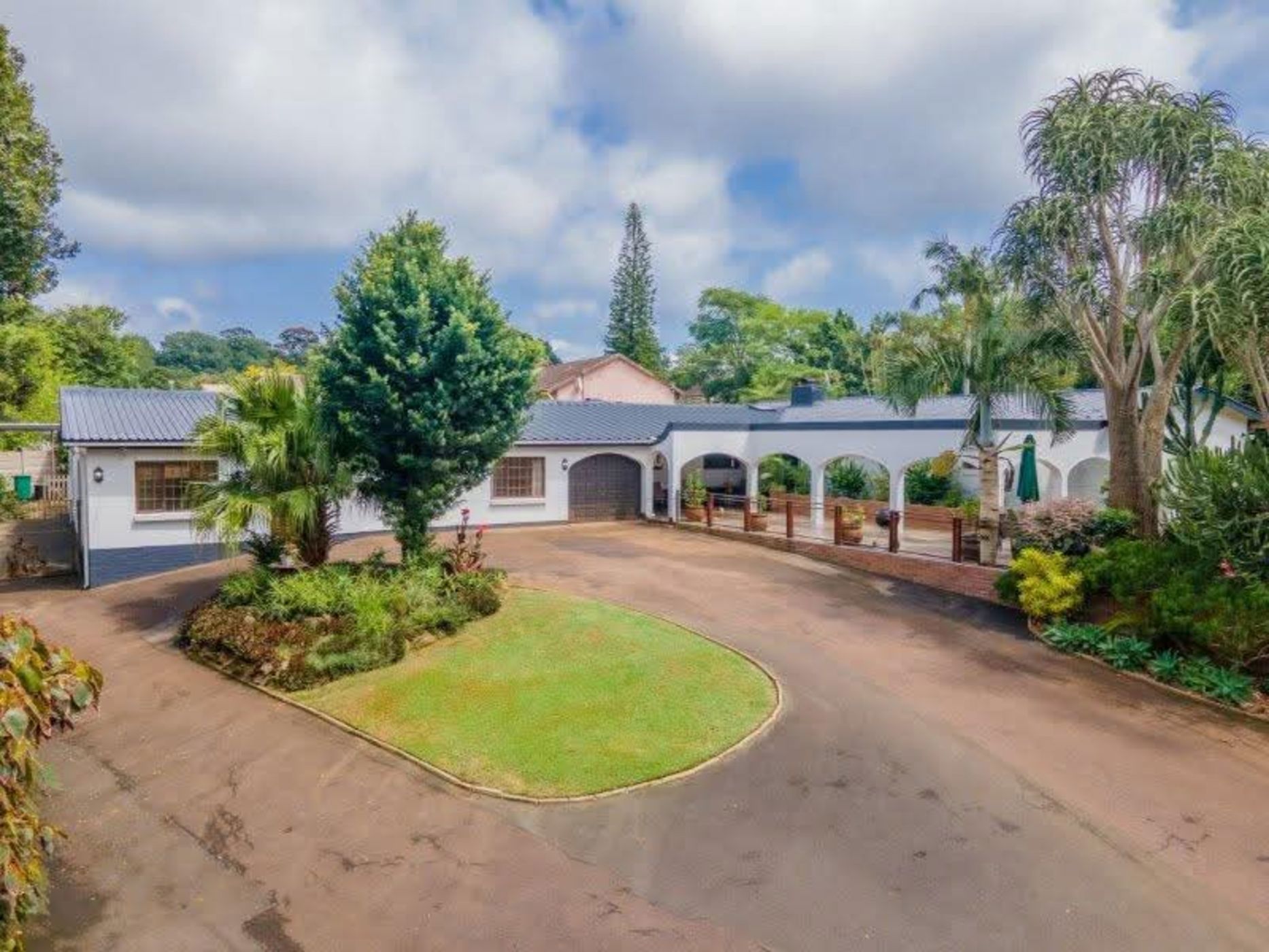 House for sale in Waterfall, Upper Highway - 1KF1737010