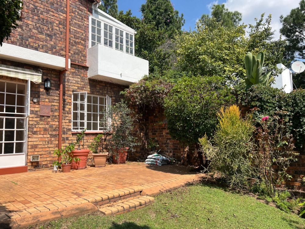 Townhouse to rent in River Club, Sandton - JBL1736750