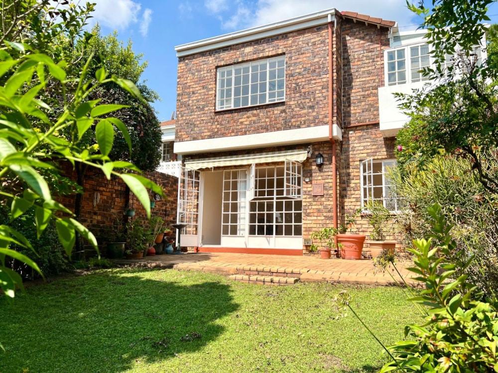 Townhouse to rent in River Club, Sandton - JBL1736750