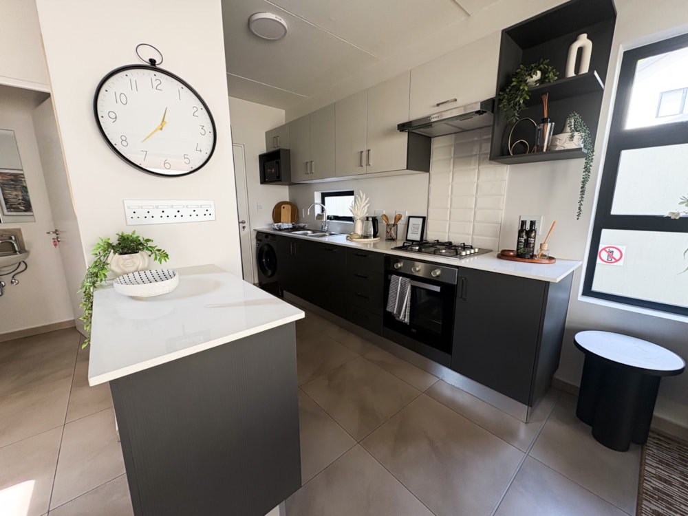 Townhouse for sale in Mbomela Ext 37 (Nelspruit Ext 37) - 1NS1737036