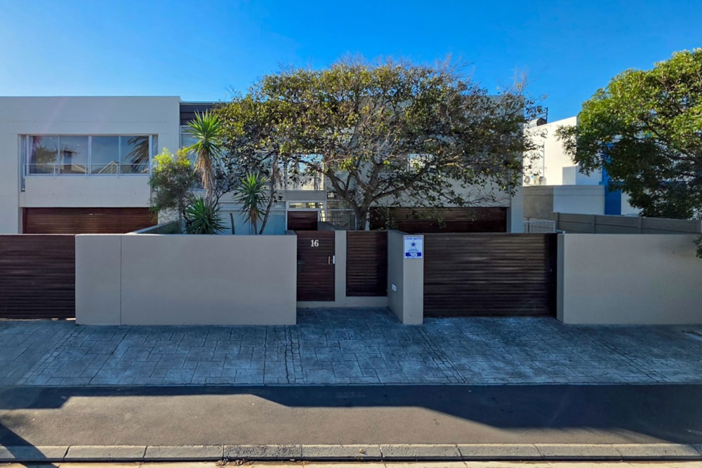 House for sale in Sunset Beach, Cape Town - 1TV1736796