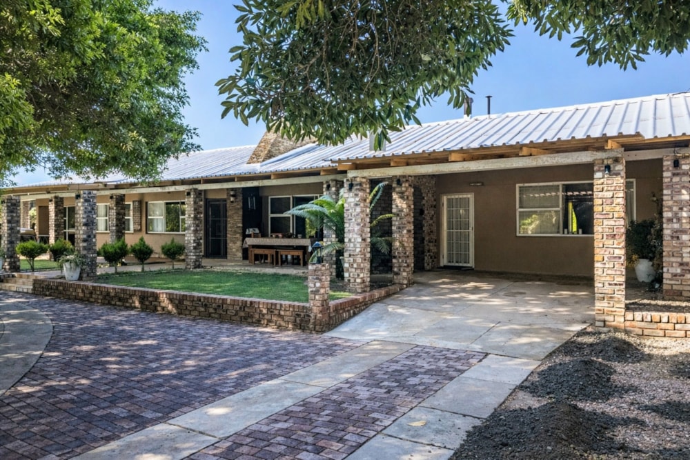 House for sale in Oudtshoorn North - 1OU1736809