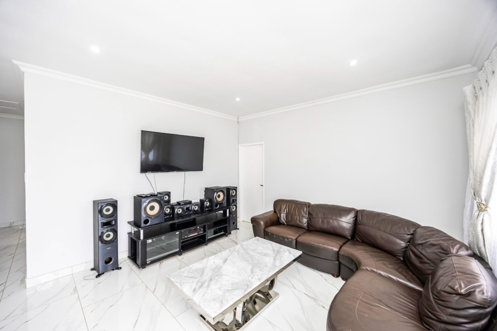 Townhouse for sale in Gonubie - 1EZ1736982