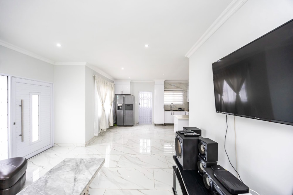 Townhouse for sale in Gonubie - 1EZ1736982