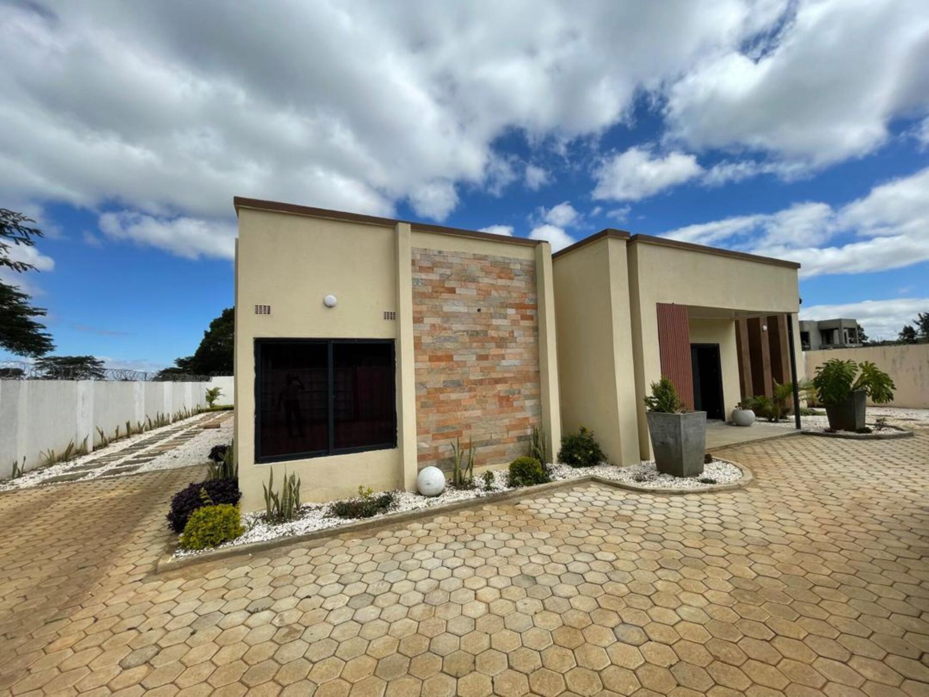 Single-storey house for sale in Lilayi, Zambia - 3ZA1736869