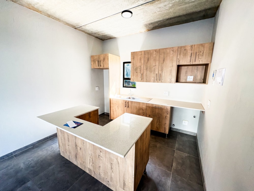 Apartment for sale in Mbomela Ext 37 (Nelspruit Ext 37) - 1NS1736985