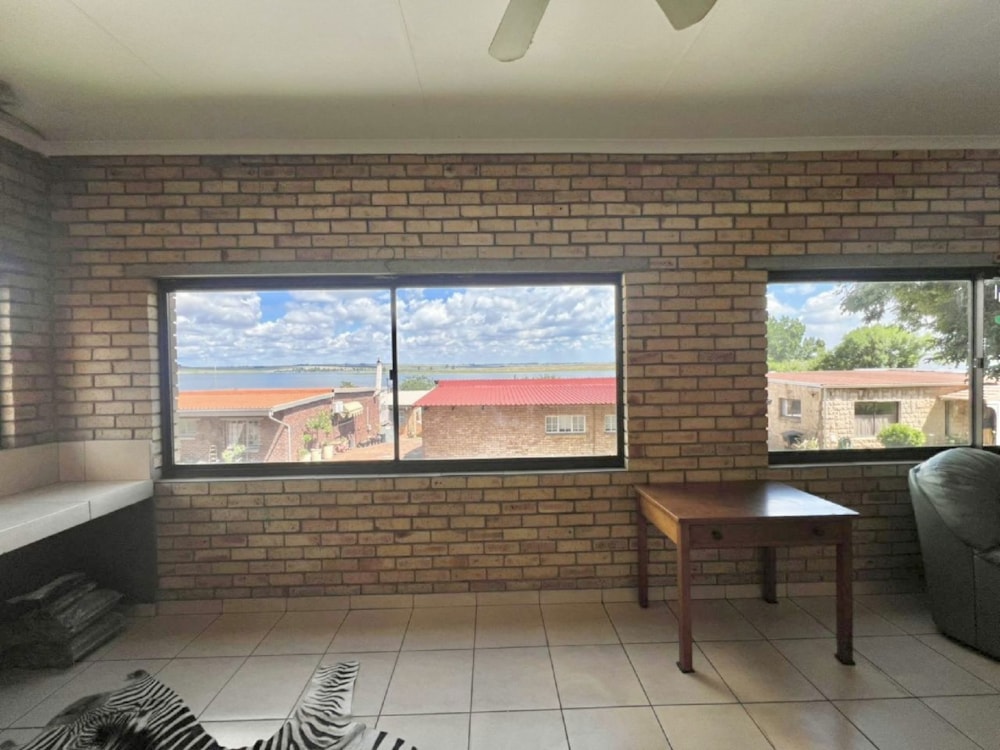 Security complex home for sale in Bronkhorstbaai - PRN1737070 Security complex home for sale in Bronkhorstbaai - PRN1737070