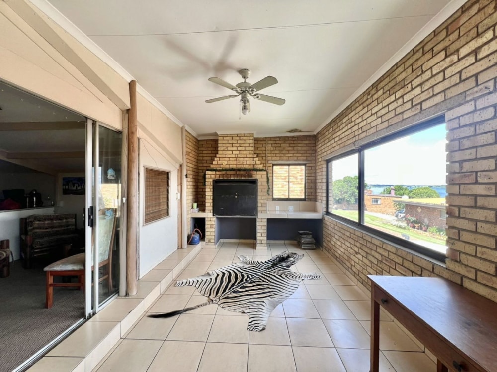 Security complex home for sale in Bronkhorstbaai - PRN1737070 Security complex home for sale in Bronkhorstbaai - PRN1737070