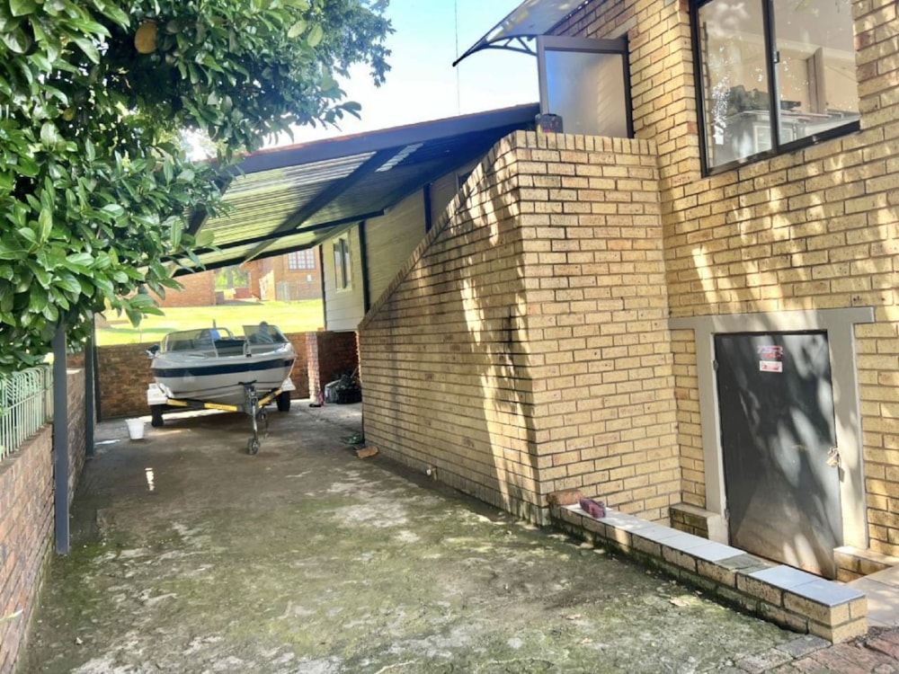 Security complex home for sale in Bronkhorstbaai - PRN1737070 Security complex home for sale in Bronkhorstbaai - PRN1737070