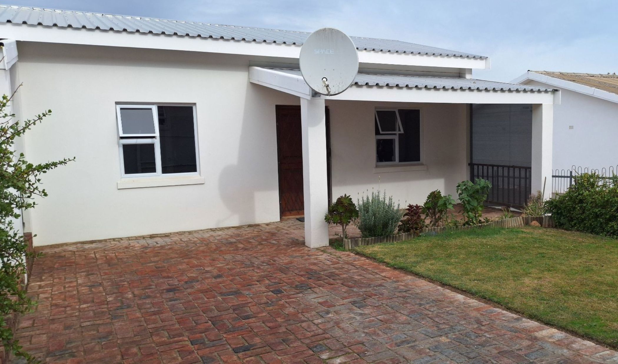Apartment for sale in Oudtshoorn North - 1OU1736955